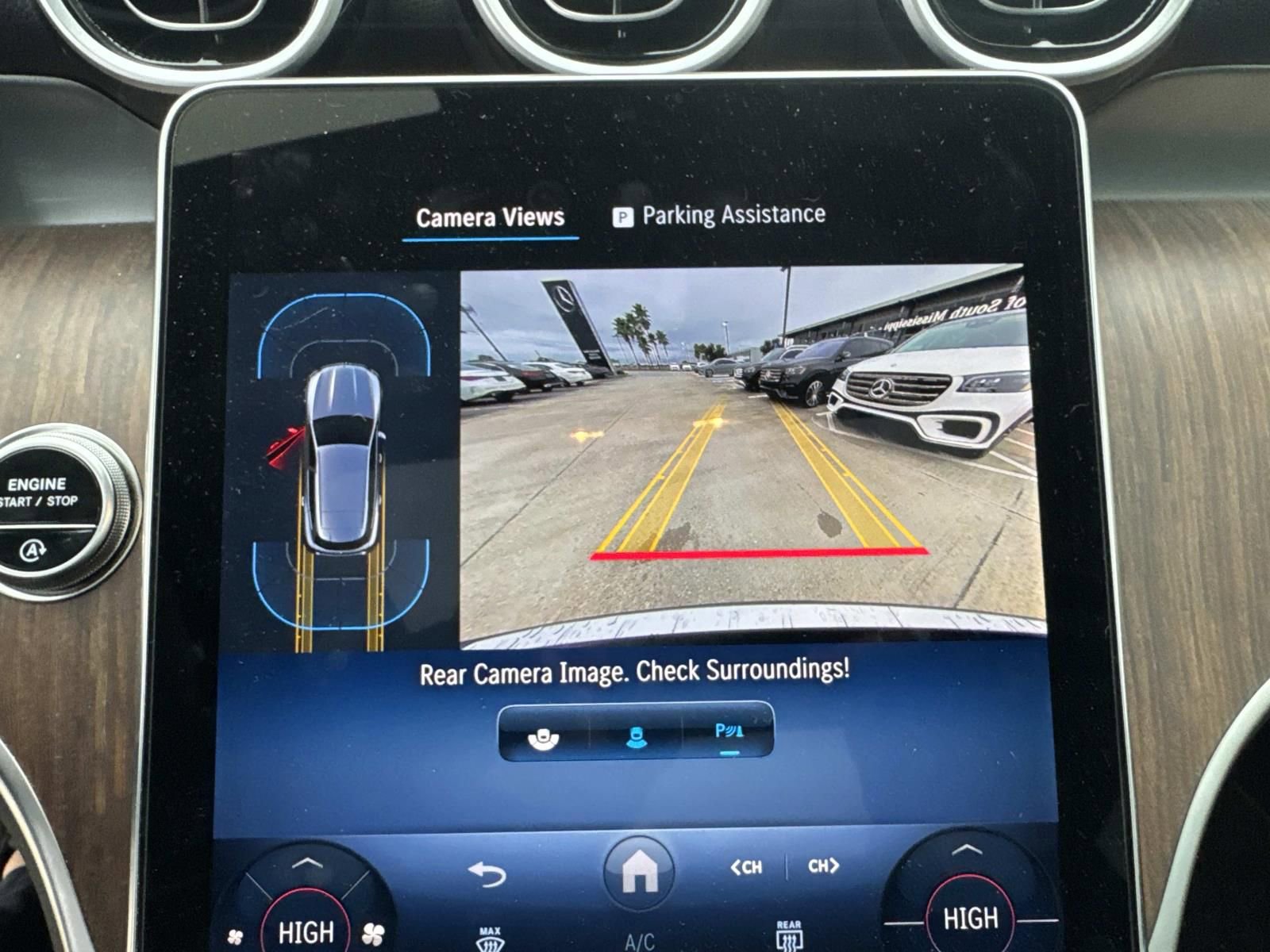 Used 2025 Mercedes-Benz GLC 300 4MATIC image 26