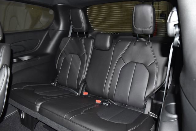New 2026 Chrysler Pacifica Select image 30