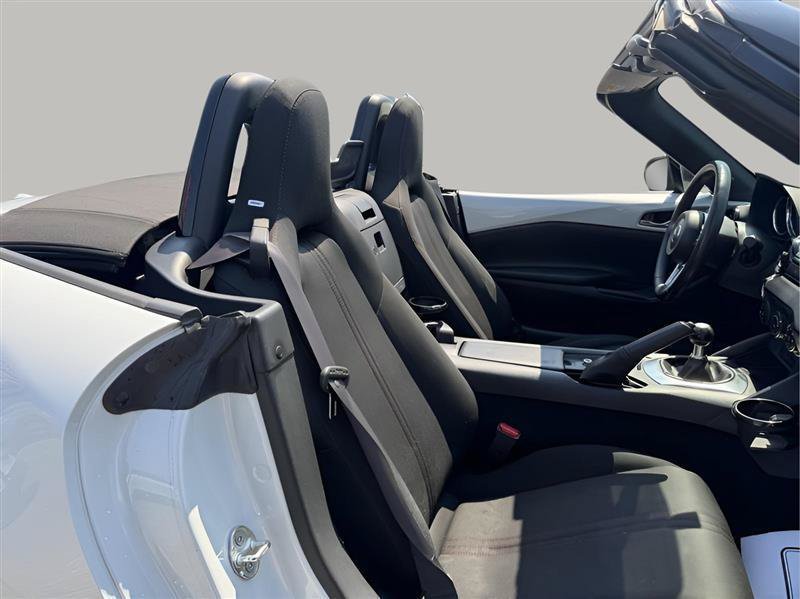 Used 2016 MAZDA MX-5 Miata Club RWD image 25