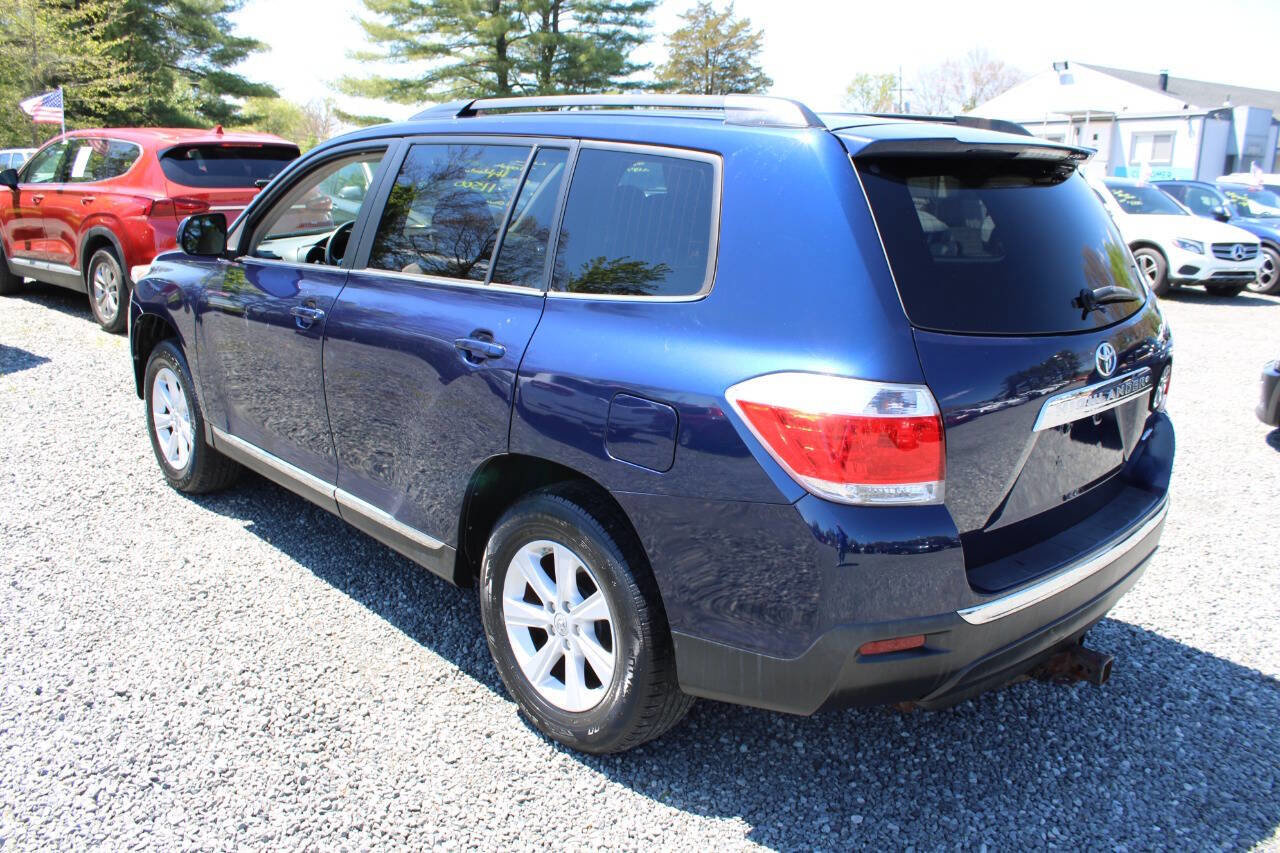 Used 2013 Toyota Highlander Plus AWD/4WD image 9