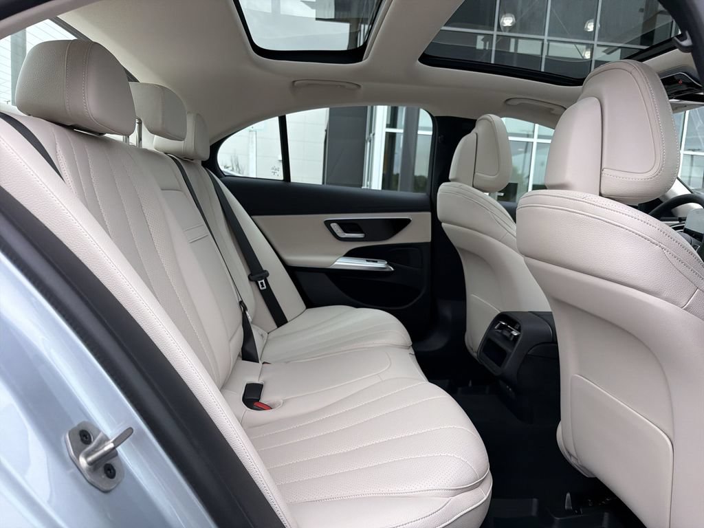 New 2026 Mercedes-Benz E 350 4MATIC Sedan image 16