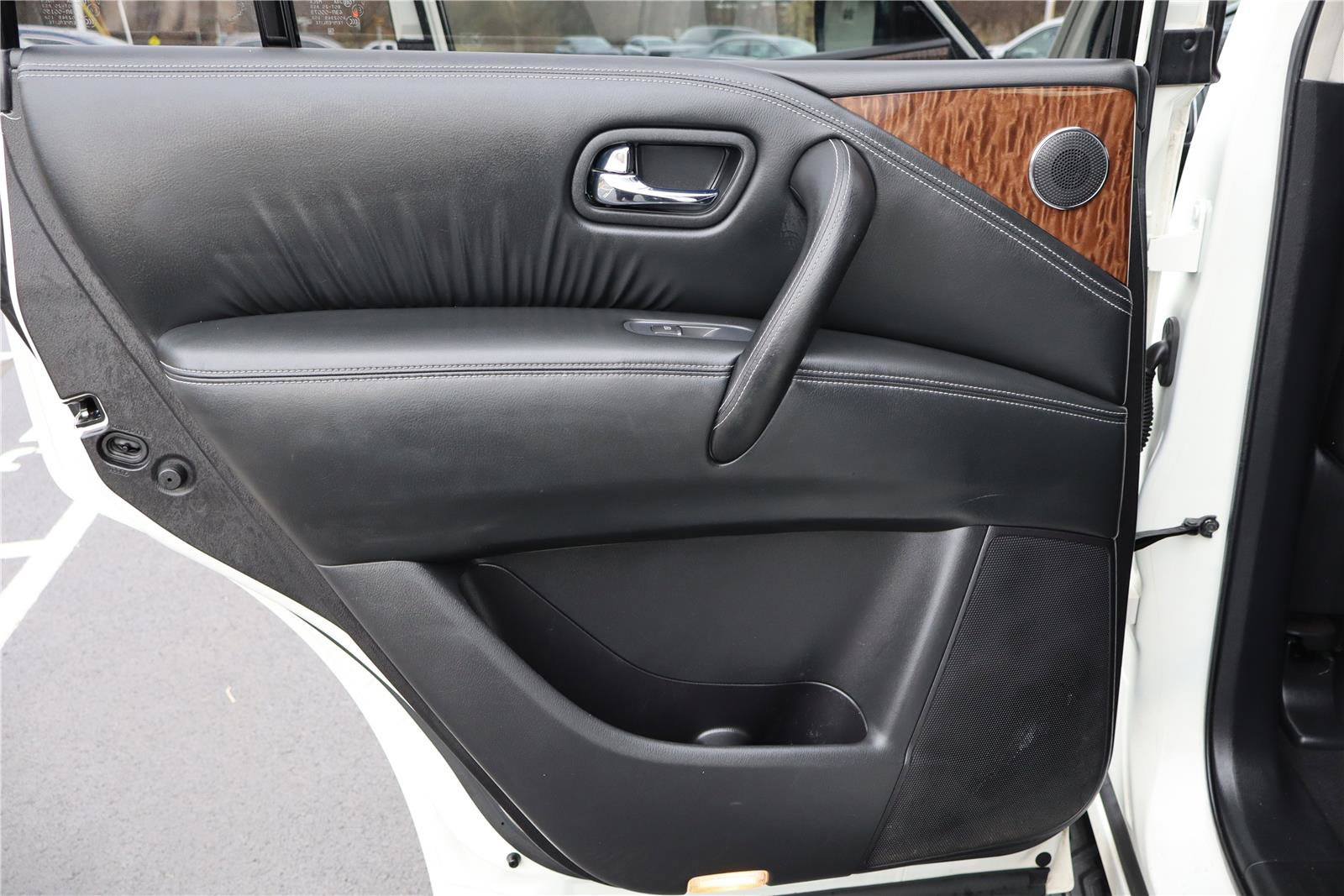 Used 2018 Nissan Armada Platinum w/ Interior Lighting Package image 25