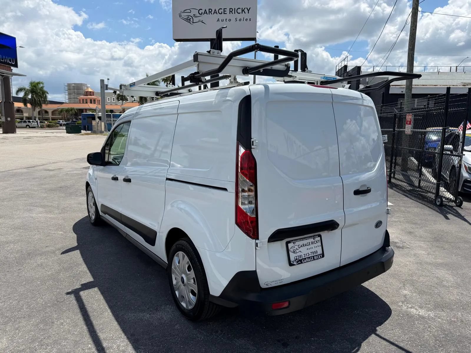 Used 2023 Ford Transit Connect XLT FWD image 7