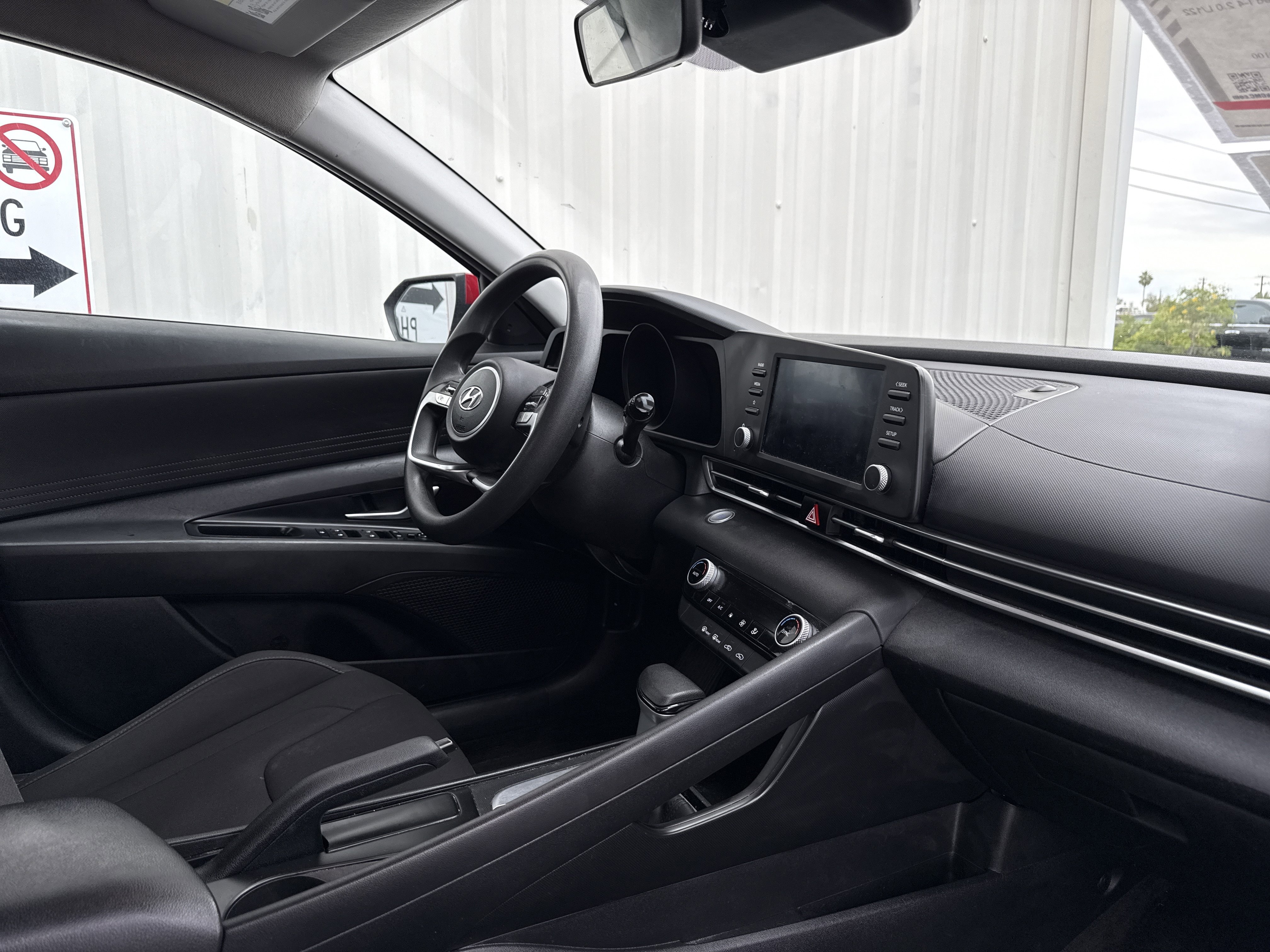 Used 2023 Hyundai Elantra SEL w/ Preferred Accessory Package image 32