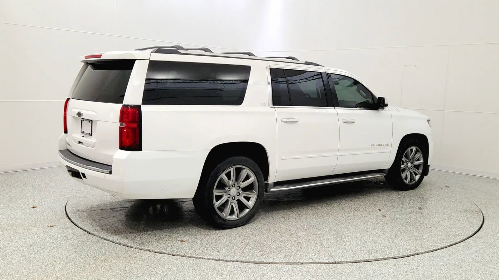 Used 2015 Chevrolet Suburban LTZ image 7