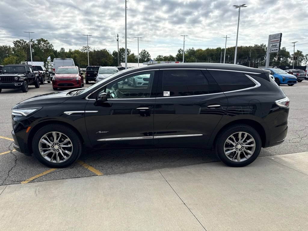 Used 2022 Buick Enclave Avenir w/ Avenir Technology Package AWD/4WD image 9