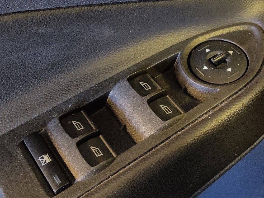 Used 2014 Ford Escape SE image 27