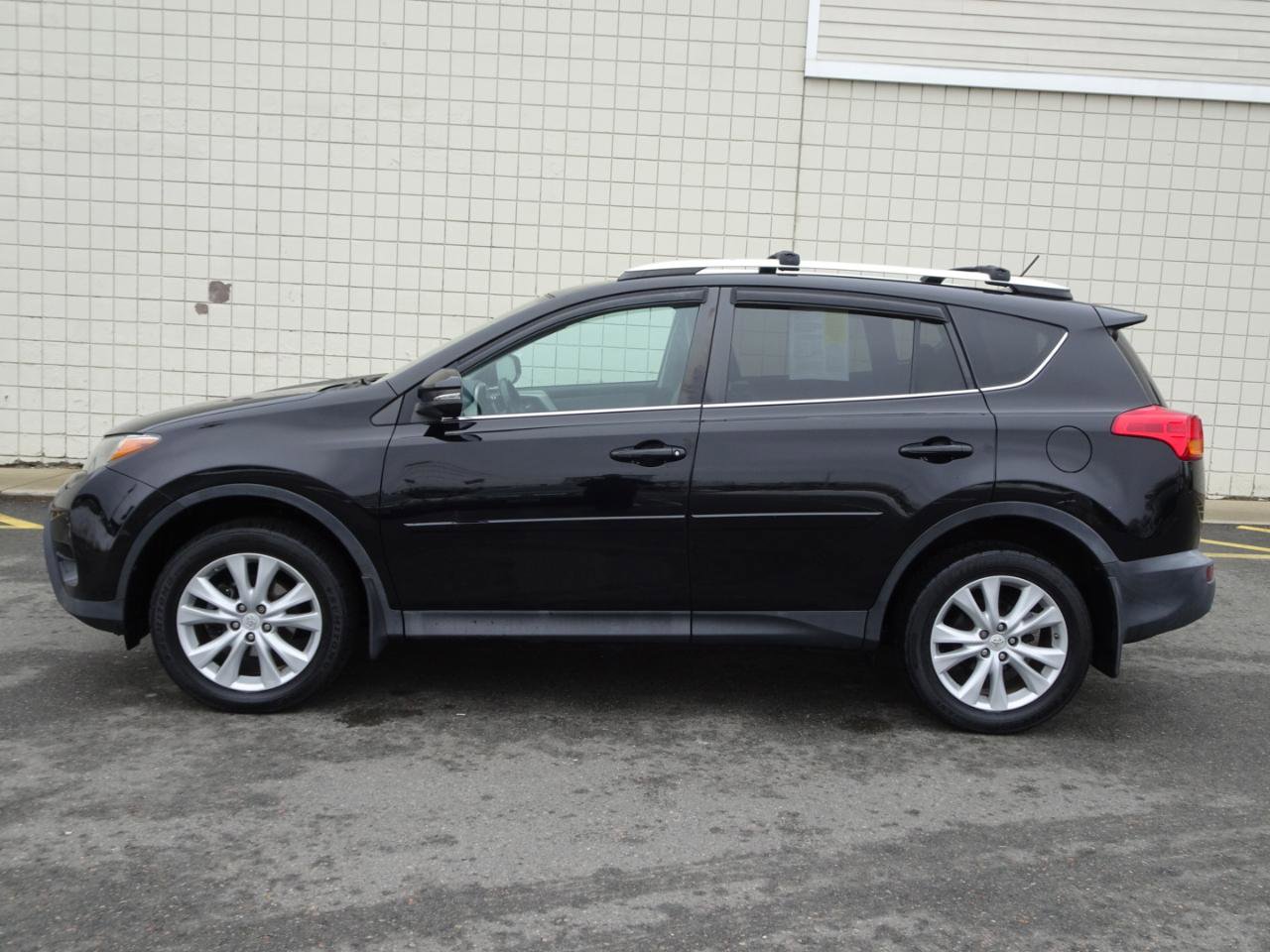 Used 2015 Toyota RAV4 Limited w/ Technology Package image 4