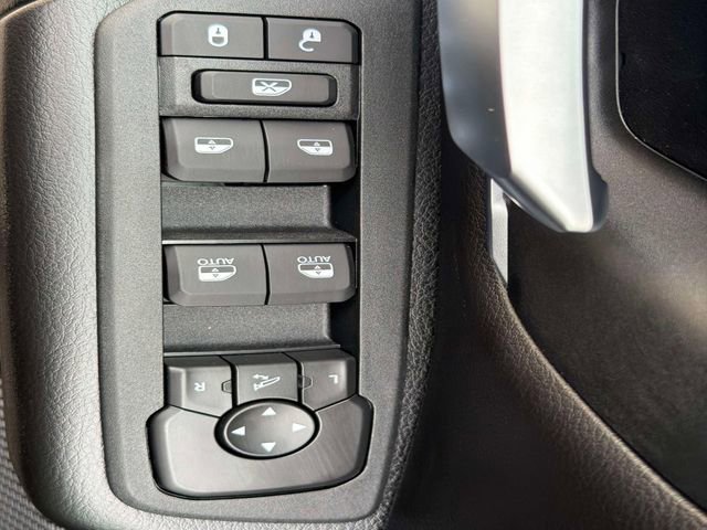 New 2026 RAM 1500 4x4 Crew Cab image 17