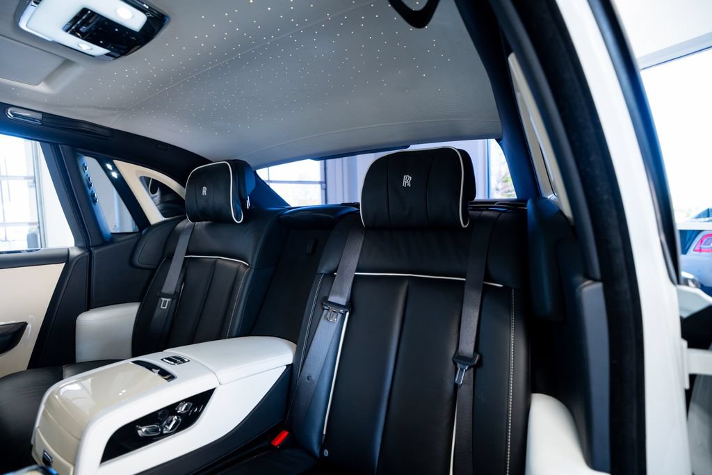 Used 2019 Rolls-Royce Phantom Sedan RWD image 49