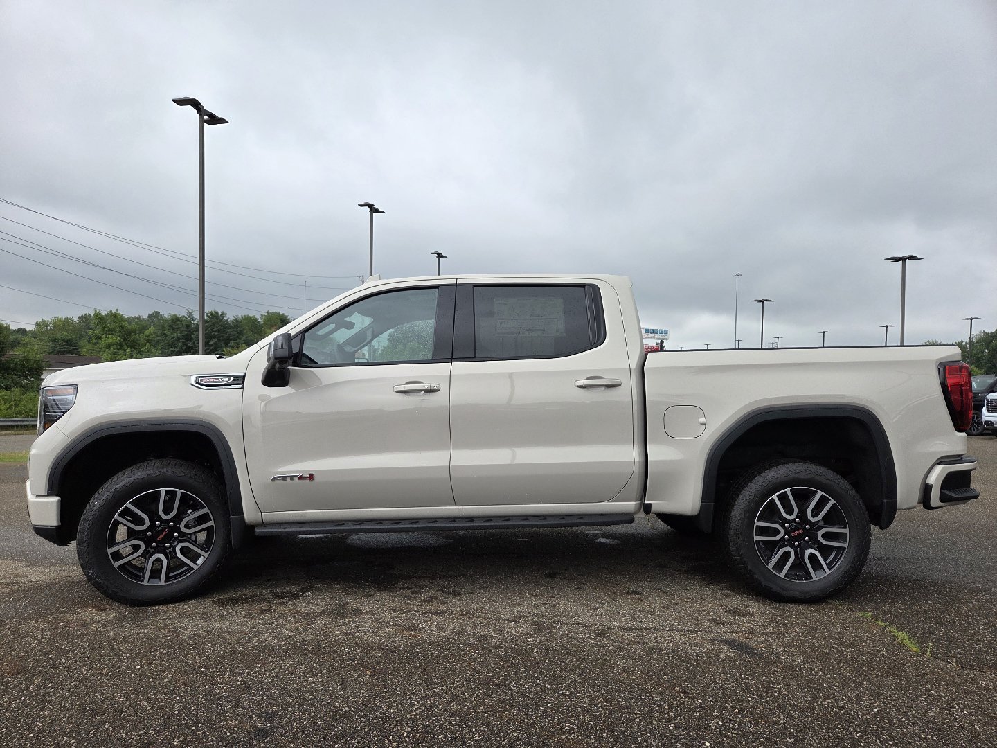 New 2026 GMC Sierra 1500 AT4 w/ AT4 Premium Package AWD/4WD image 16