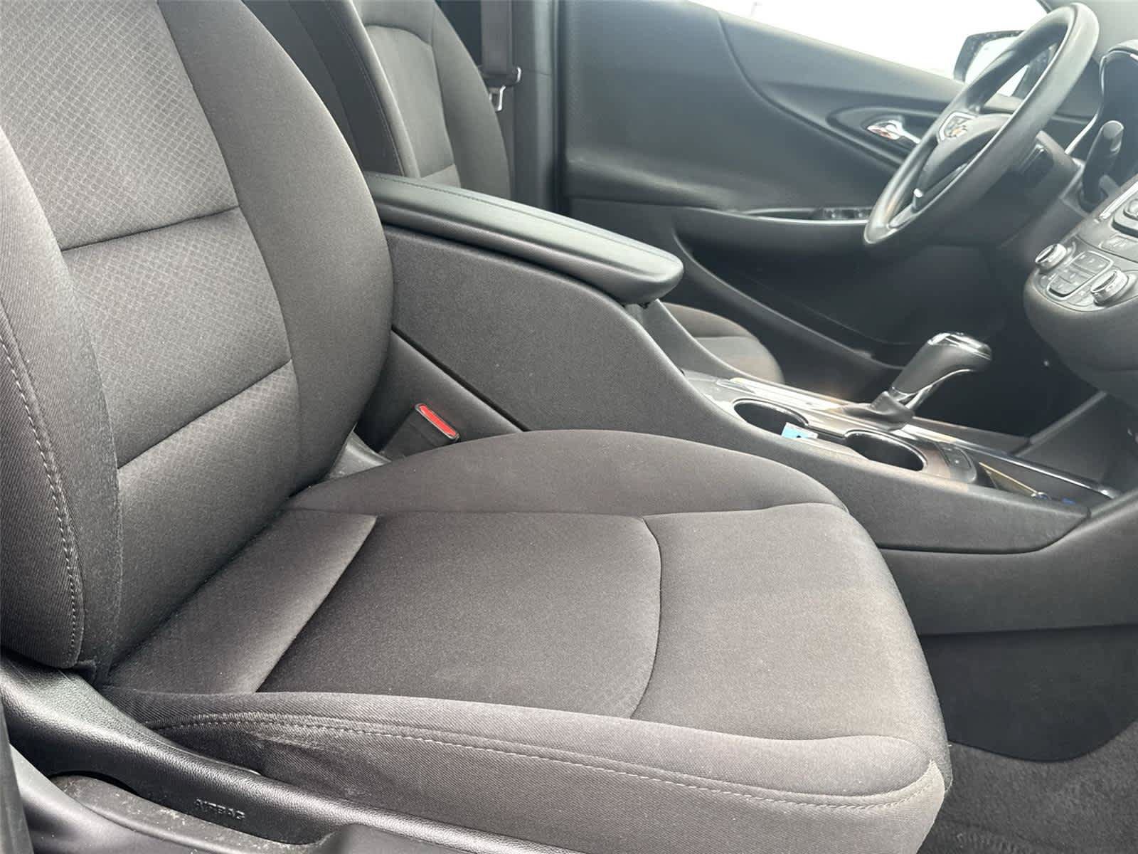 Used 2020 Chevrolet Malibu LT FWD image 17