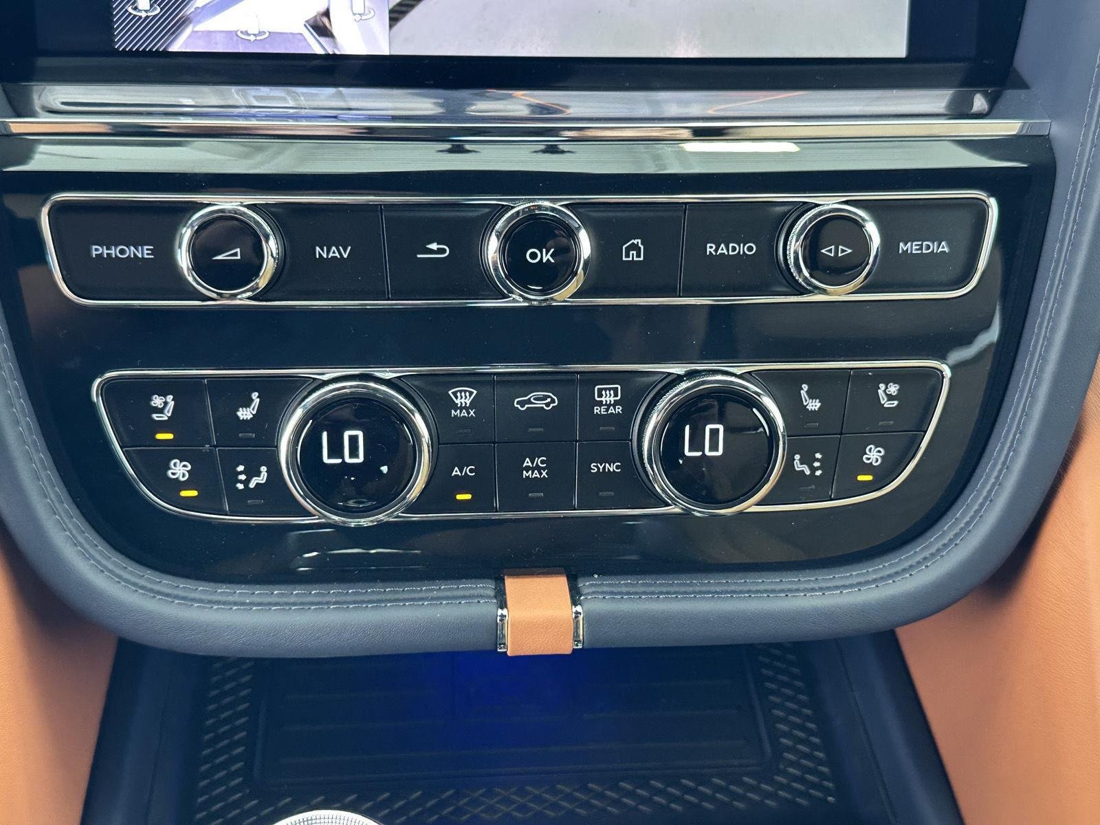 New 2026 Bentley Bentayga Extended Wheelbase AWD/4WD image 46