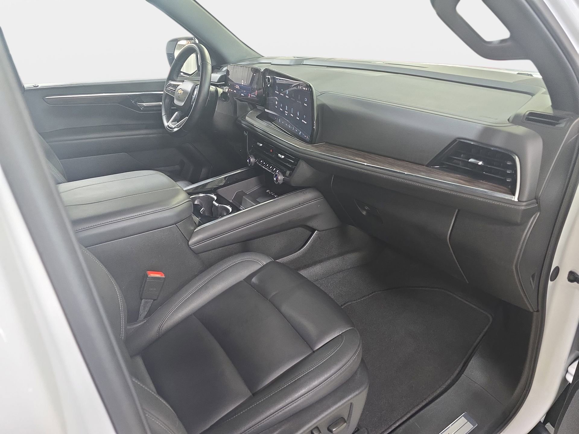 Used 2025 Chevrolet Tahoe LT AWD/4WD image 10