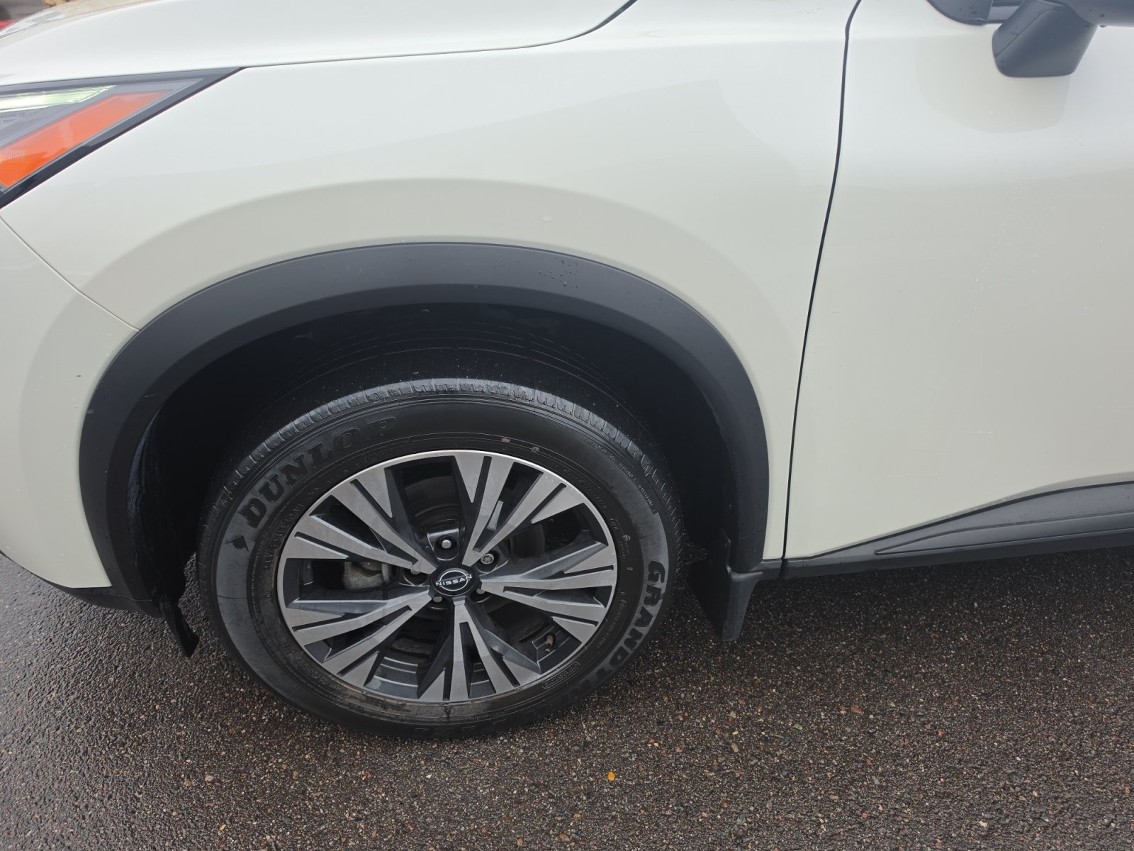 Used 2023 Nissan Rogue SV FWD image 9