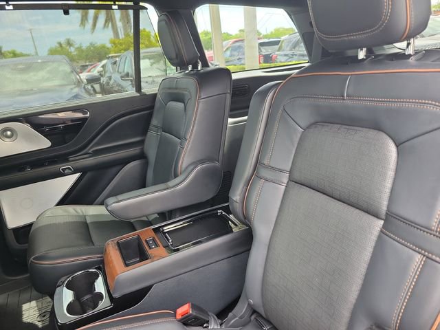 Used 2025 Lincoln Aviator Black Label AWD/4WD image 15