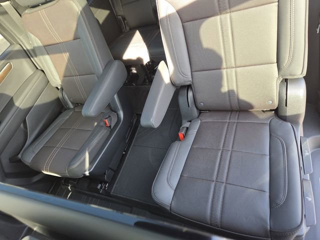 New 2026 Chevrolet Suburban High Country image 34