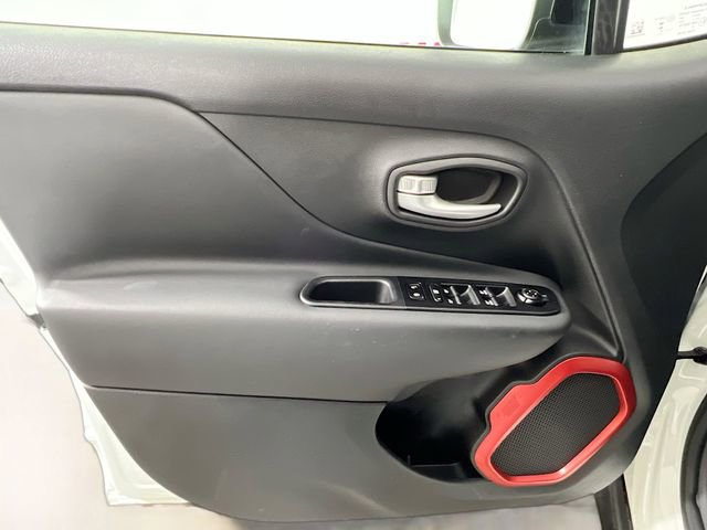 Used 2023 Jeep Renegade Trailhawk image 30