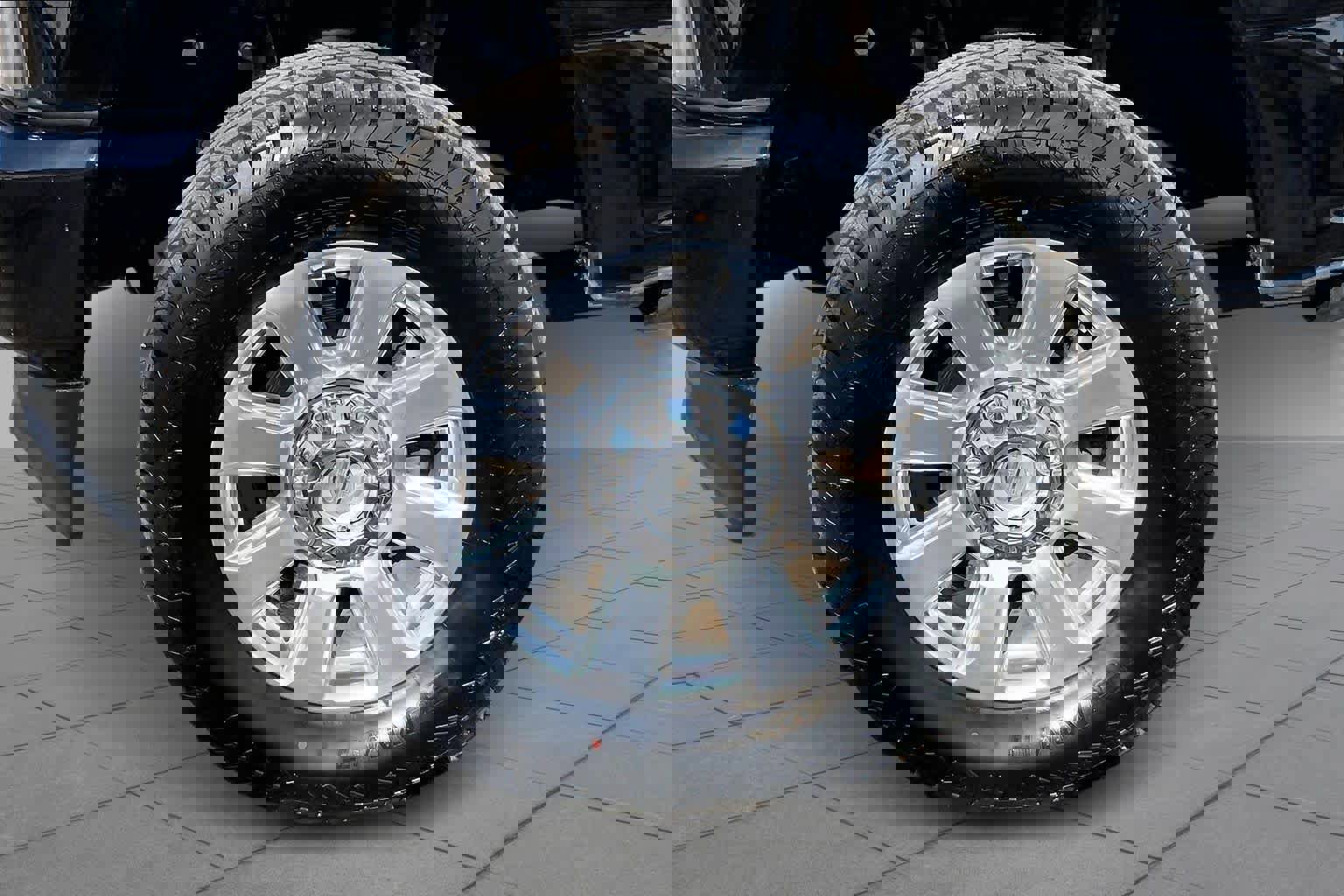 Used 2022 Ford F250 Platinum w/ FX4 Off-Road Package image 11