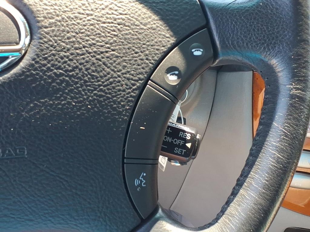 Used 2004 Lexus LX 470 4WD image 12