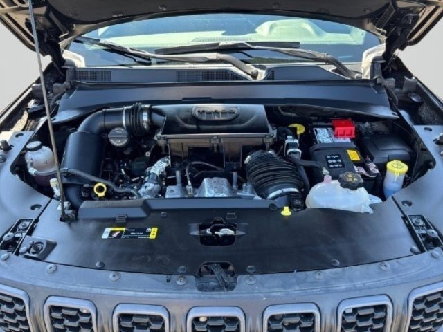 Used 2024 Jeep Compass Trailhawk AWD/4WD image 33