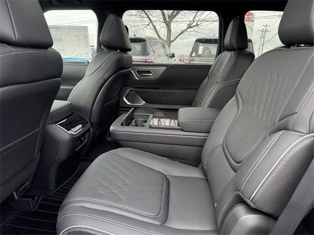 New 2026 INFINITI QX80 Autograph w/ Premium Cargo Package image 11