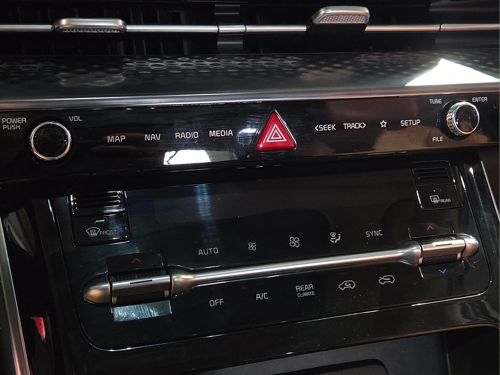 Used 2024 Kia Carnival SX Prestige FWD image 23