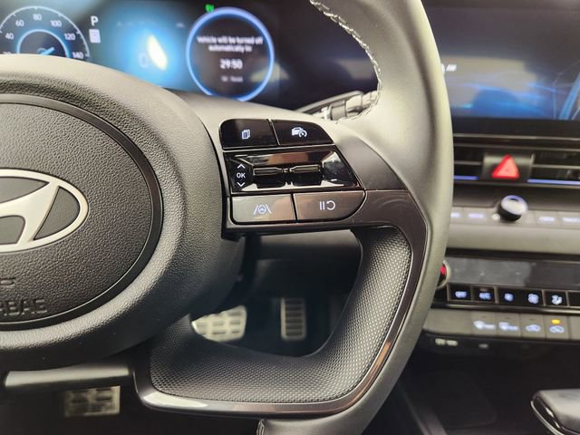 Certified 2025 Hyundai Elantra SEL image 18