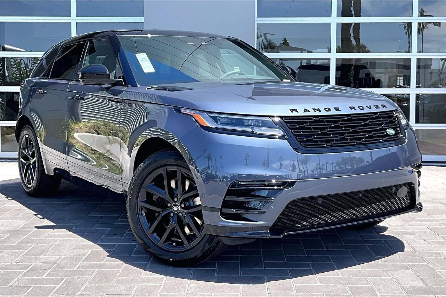 New 2026 Land Rover Range Rover Velar Dynamic SE AWD/4WD image 2