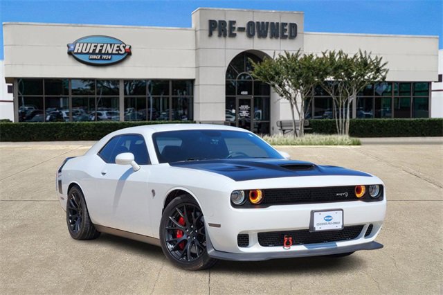Used 2016 Dodge Challenger SRT Hellcat image 1