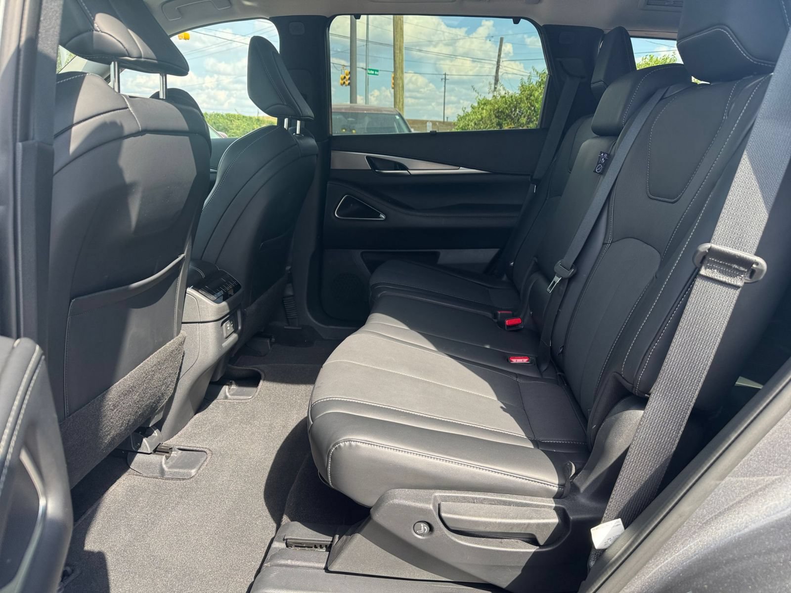 Used 2026 INFINITI QX60 Luxe FWD image 28