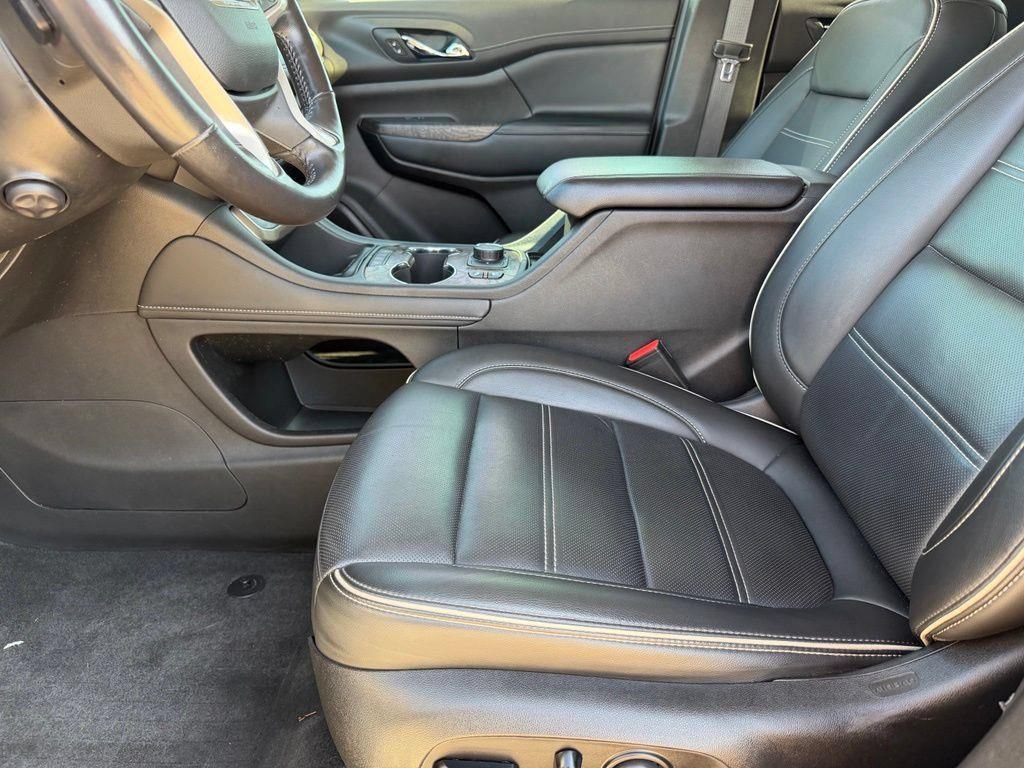Used 2021 GMC Acadia Denali w/ Denali Technology Package FWD image 10