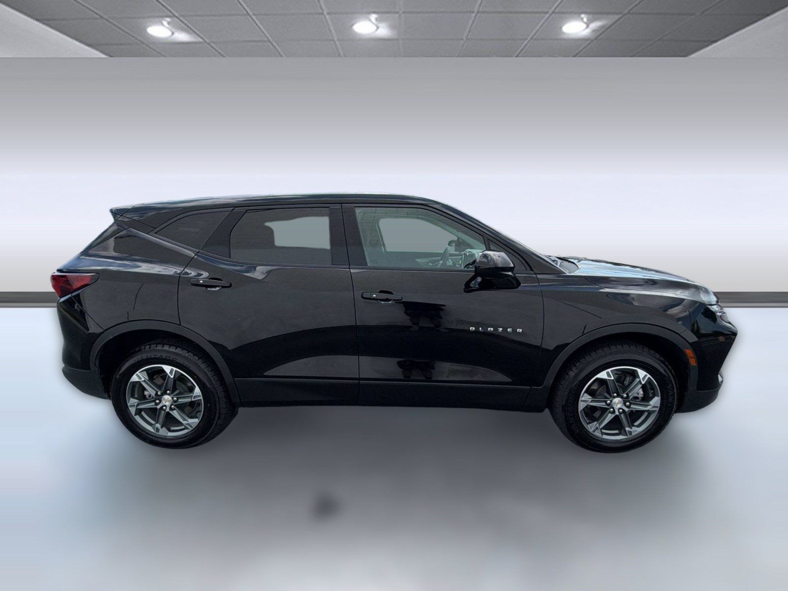 Used 2025 Chevrolet Blazer LT FWD image 8