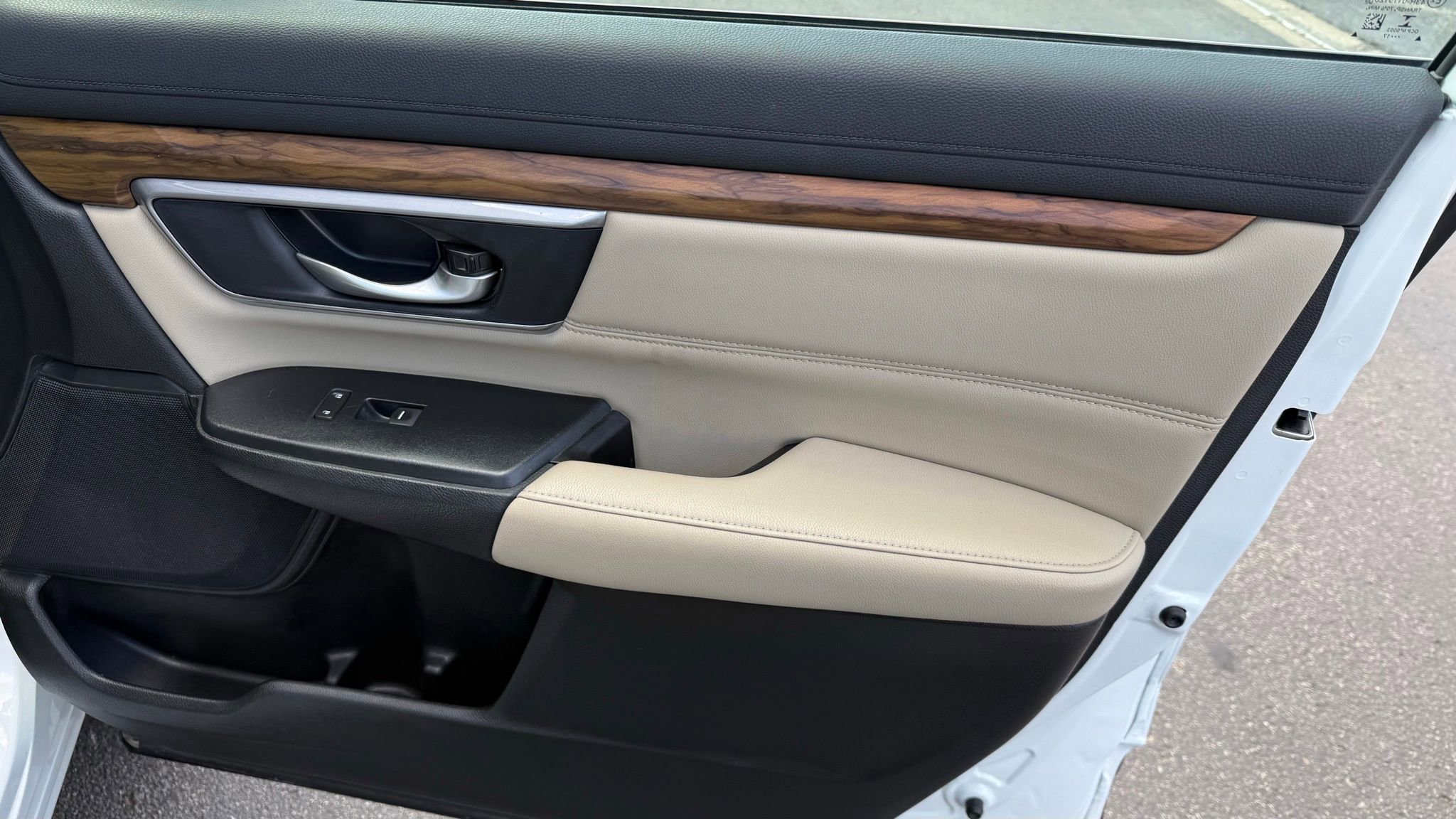 Used 2017 Honda CR-V Touring image 18