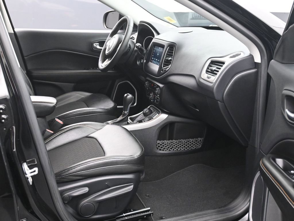 Used 2021 Jeep Compass Latitude image 11