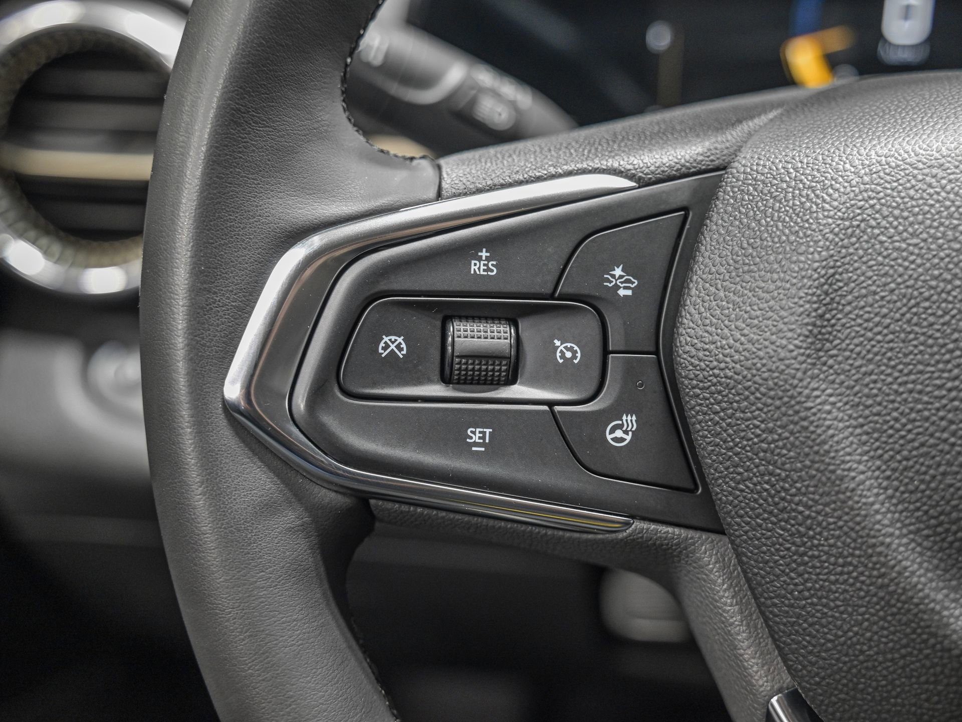 Used 2025 Chevrolet Trax ACTIV w/ Driver Confidence Package image 18