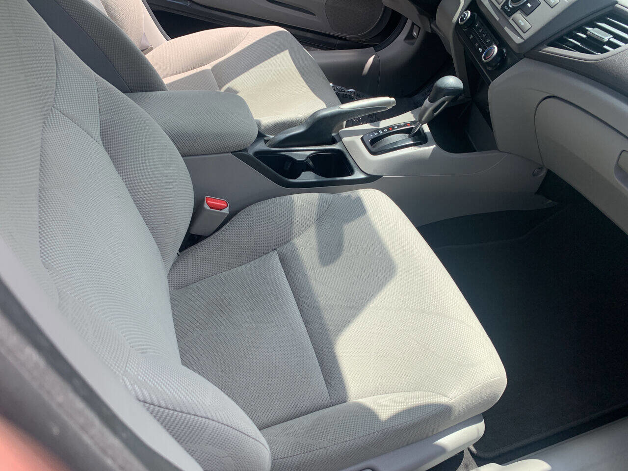 Used 2012 Honda Civic LX image 9