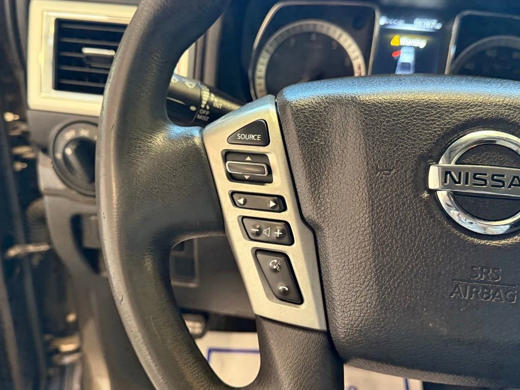 Used 2018 Nissan Titan SV AWD/4WD image 16