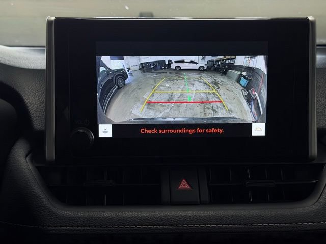 Used 2024 Toyota RAV4 XLE AWD/4WD image 39
