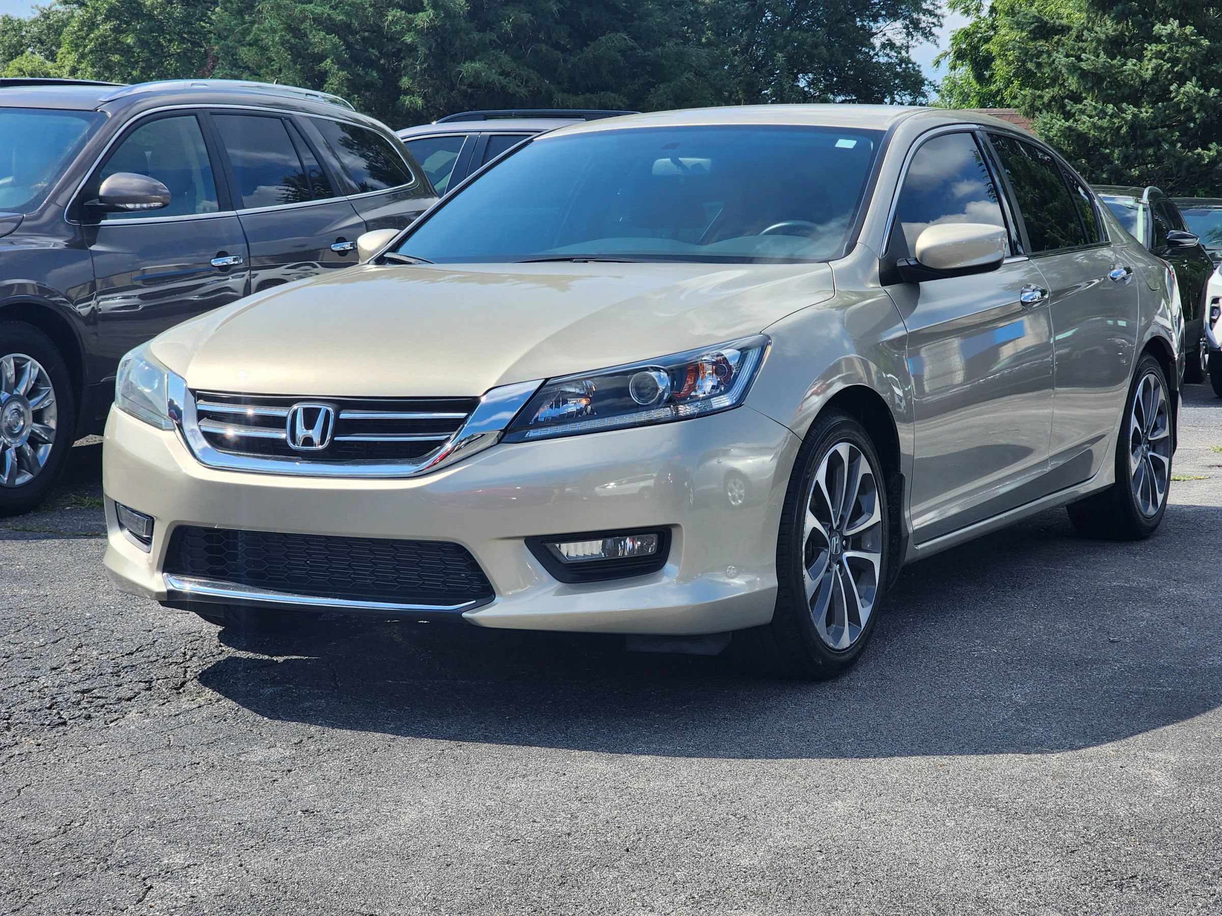 Used 2015 Honda Accord Sport image 3