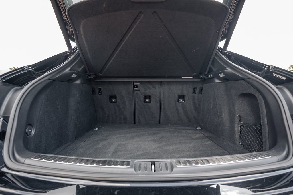 Used 2022 Porsche Macan image 43