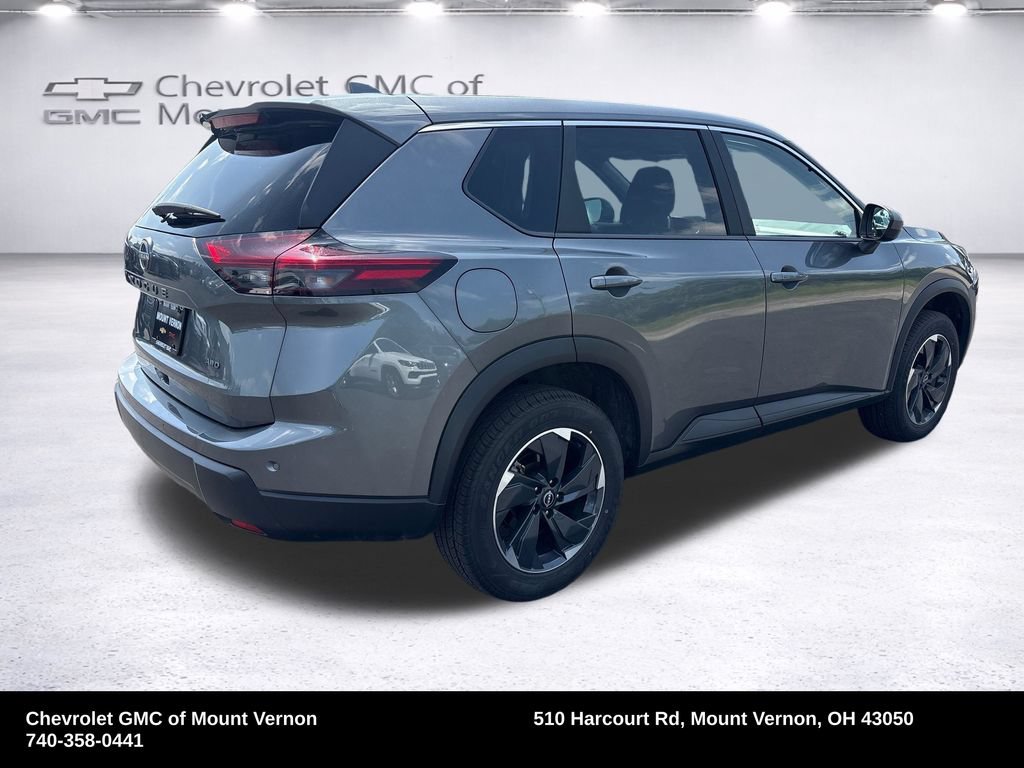Used 2026 Nissan Rogue SV AWD/4WD image 5