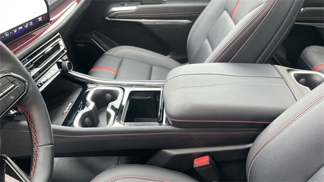 Used 2024 Chevrolet Traverse RS image 21