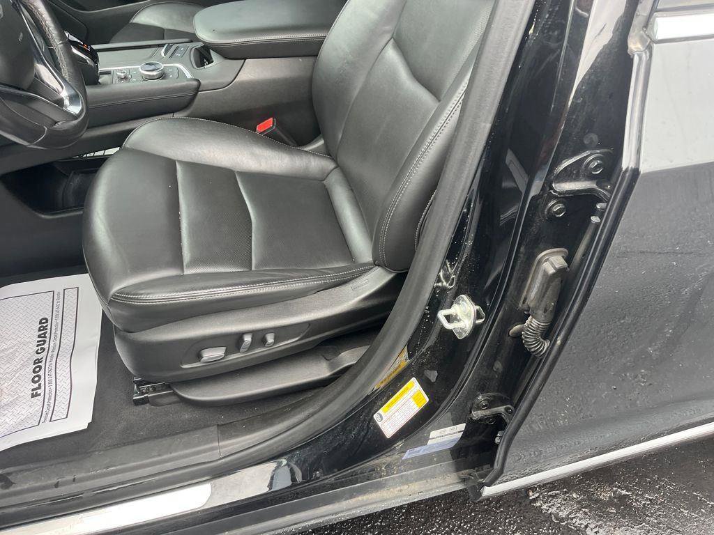 Used 2024 Cadillac XT6 Premium Luxury AWD/4WD image 21