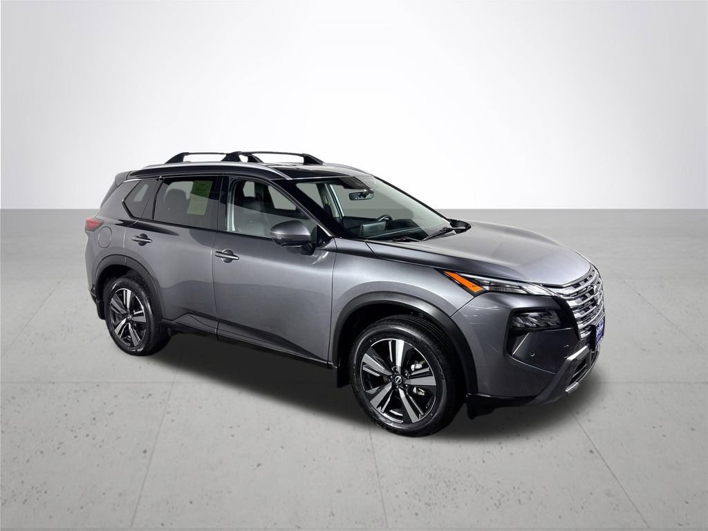 Used 2024 Nissan Rogue SL AWD/4WD image 4