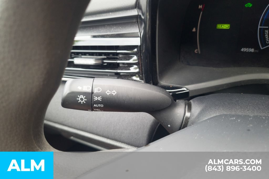 Used 2025 Toyota Camry LE FWD image 33
