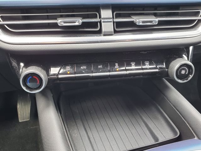 Used 2024 Chevrolet Equinox EV LT image 35