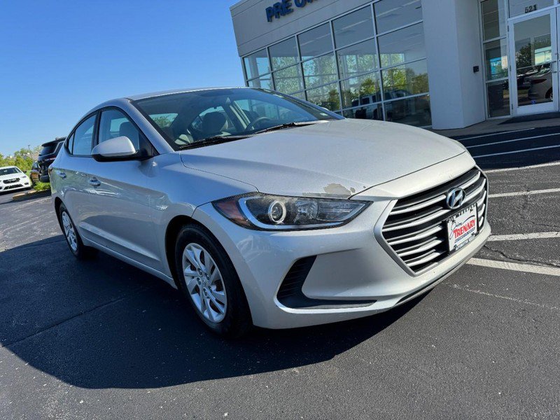 Used 2017 Hyundai Elantra SE FWD video 2