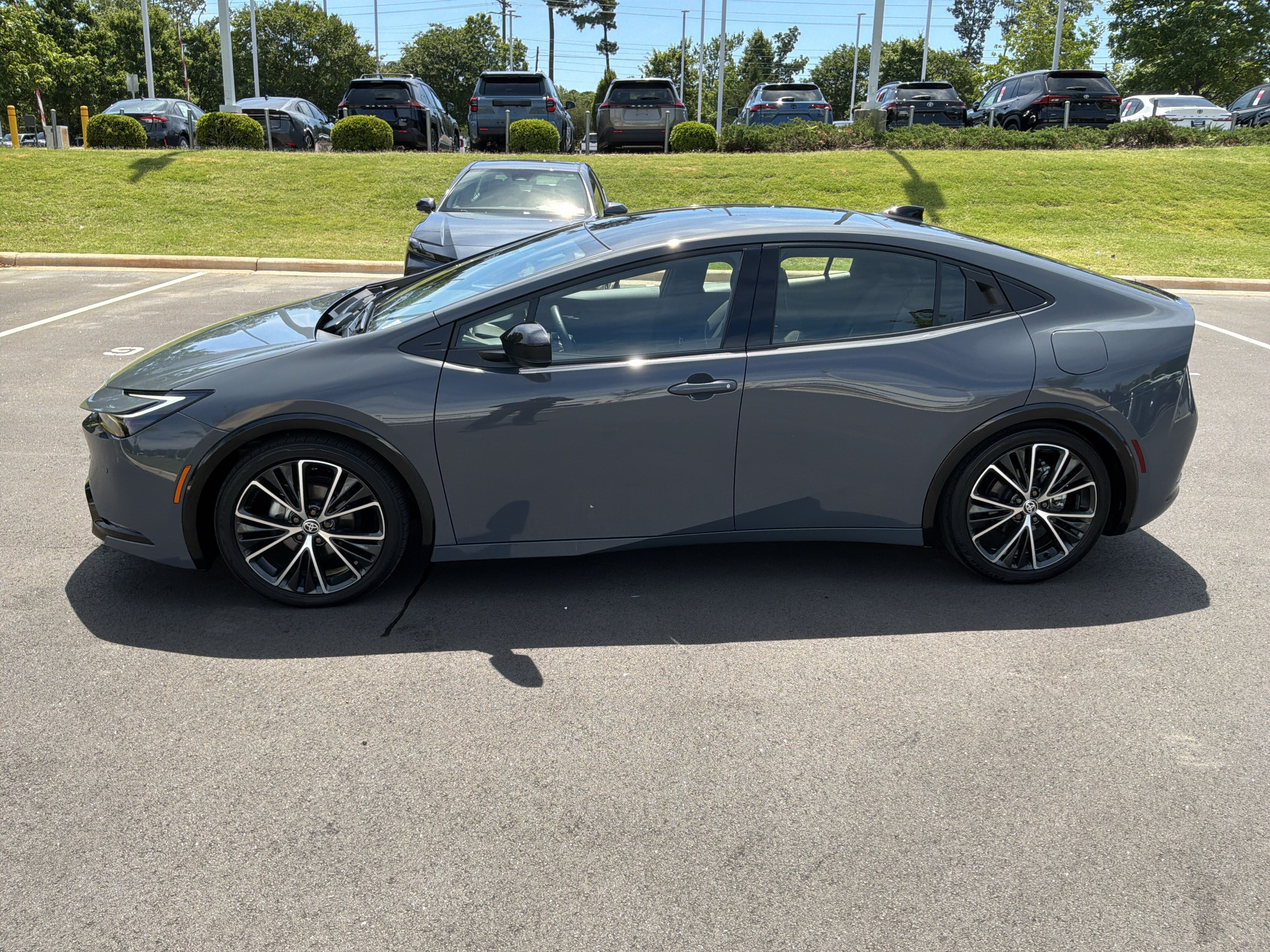 Used 2024 Toyota Prius Limited FWD image 7