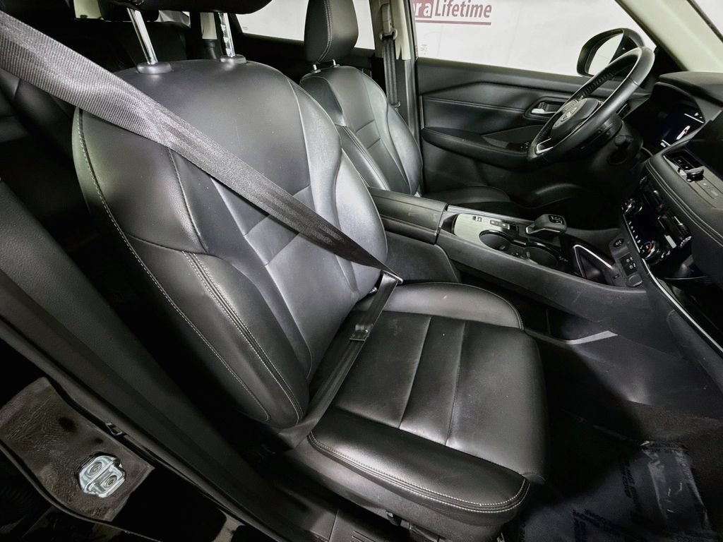 Certified 2024 Nissan Rogue SL FWD image 32